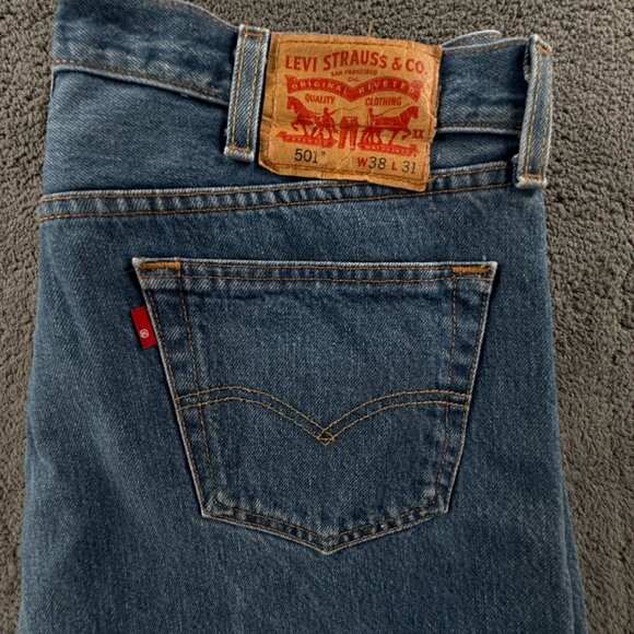 Levis 501 ACTL 37x29 Blue Denim Jeans Straight Leg Button Fly Classic Outdoor - Picture 1 of 16